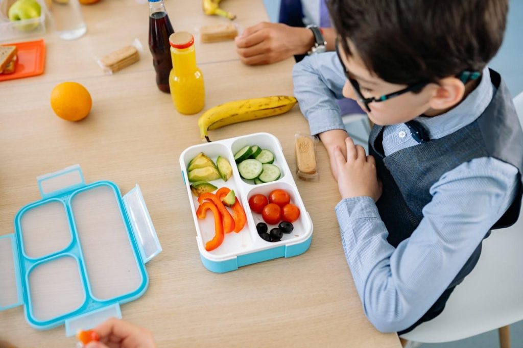 Repas à la cantine